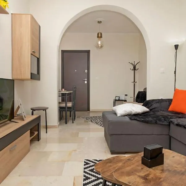 M&R HOME, hotell i Mantoúkion