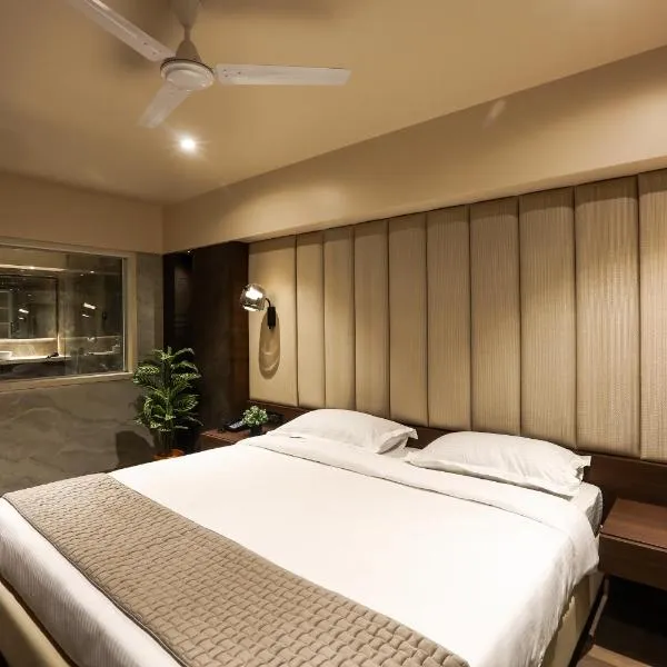 Hotel Corporate, khách sạn ở Panvel