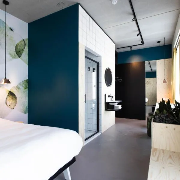 the urban hotel Moloko - rooms only - digital key by email, hotel v mestu Enschede