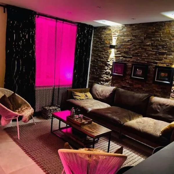 Superbe appartement chic et design, Hotel in Seraing