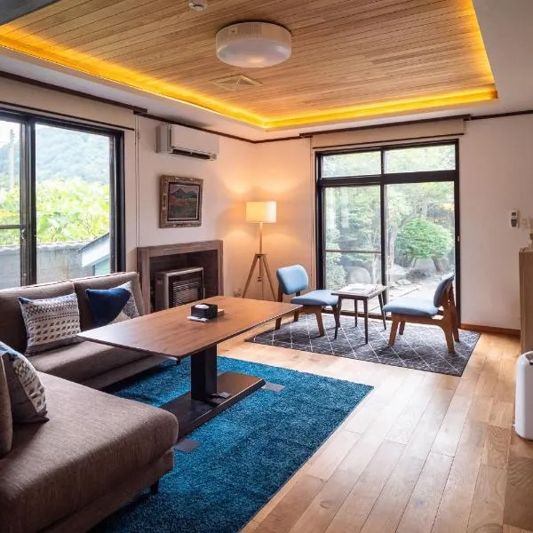 Immaculate Private Family Cottage with Hot Spring, hotel en Towada