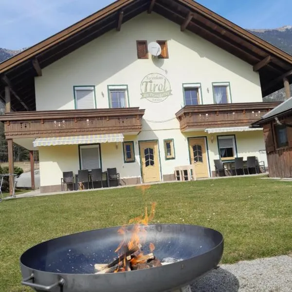 Landhaus Tirol, hotel v destinaci Presseggersee
