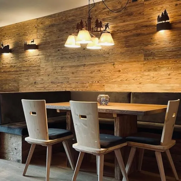 Appartments Raffele, hotel in San Candido