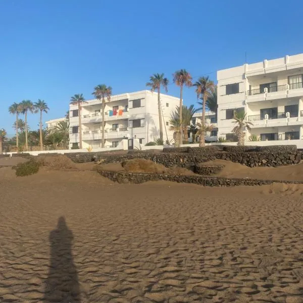 Strandapartment Costa Luz-Ozean View، فندق في تياس
