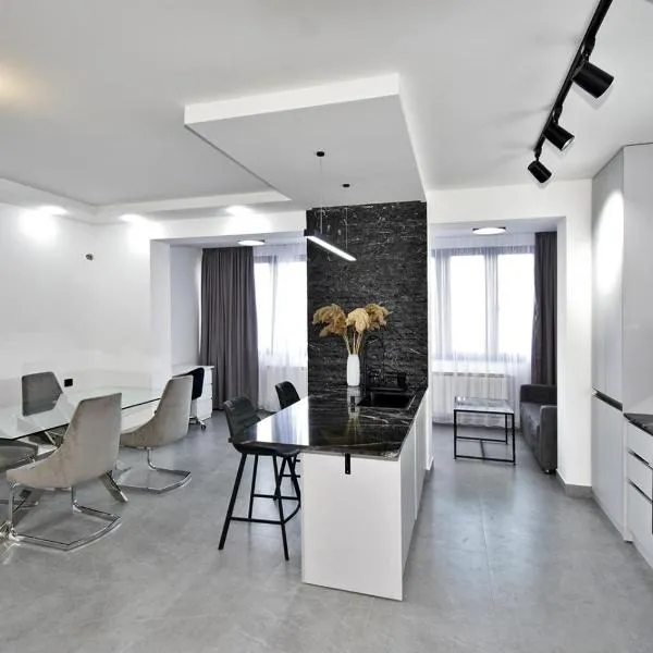 Luxury Apartment, 2 bedrooms and 1 living room in Avan, hotel in Yerevan