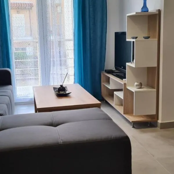 Brand new cozy apartment, viešbutis mieste Mesaíon Karlovásion