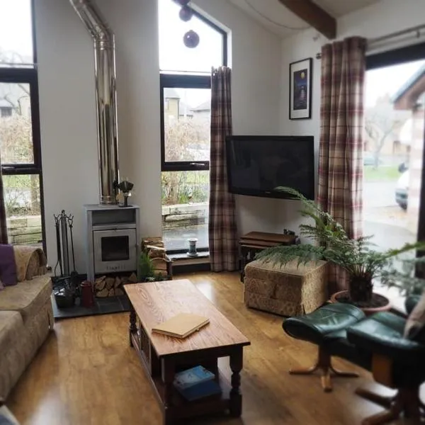 Fern Lodge Angus, Kirriemuir, hotel in Angus