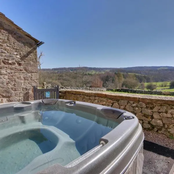 Derbyshire Chapel for 6 at Harthill Hall private hot tub 8am - 10pm plus private daily use of indoor pool and sauna 1 hour, hotel u gradu Stanton in Peak