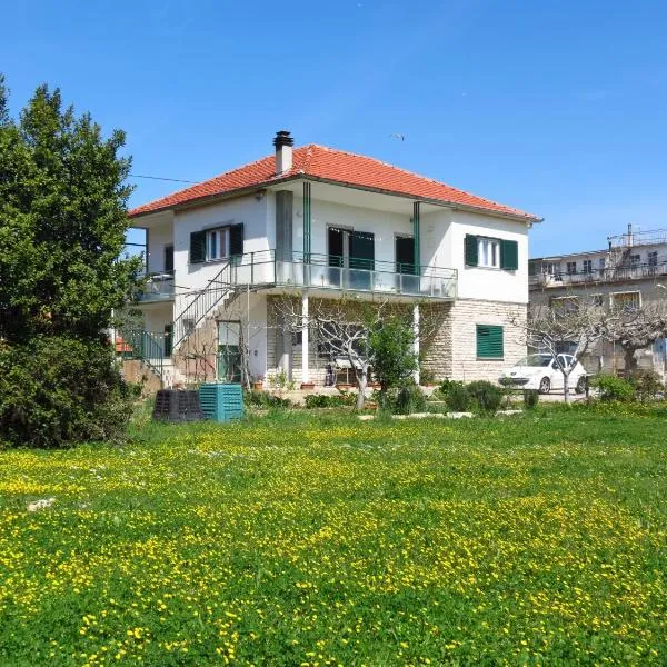 Apartments Grubisin, hotel v destinaci Tribunj