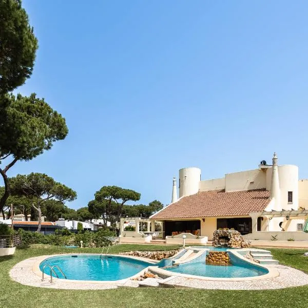Home Out Vila do Lince - 8 Ensuite, Heated Pool & Gym - Marina Vilamoura, hotel in Vilamoura