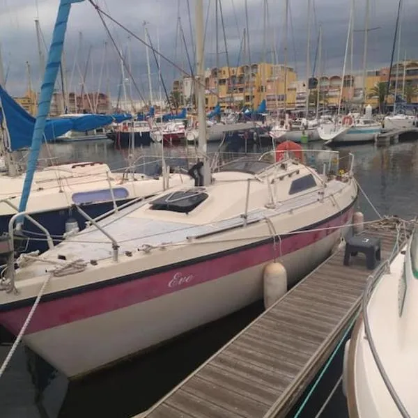 super Voilier Eve, hotel v destinaci Gruissan