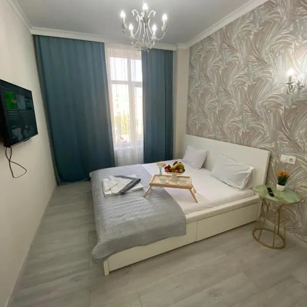 Жк Арман двухкомнатная квартира в центре города/ Zhk Arman one-bedroom apartment in the city center, khách sạn ở Atyraū