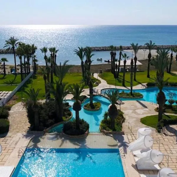 Sandy Beach Hotel & Spa - ex Sentido, hotel sa Larnaka