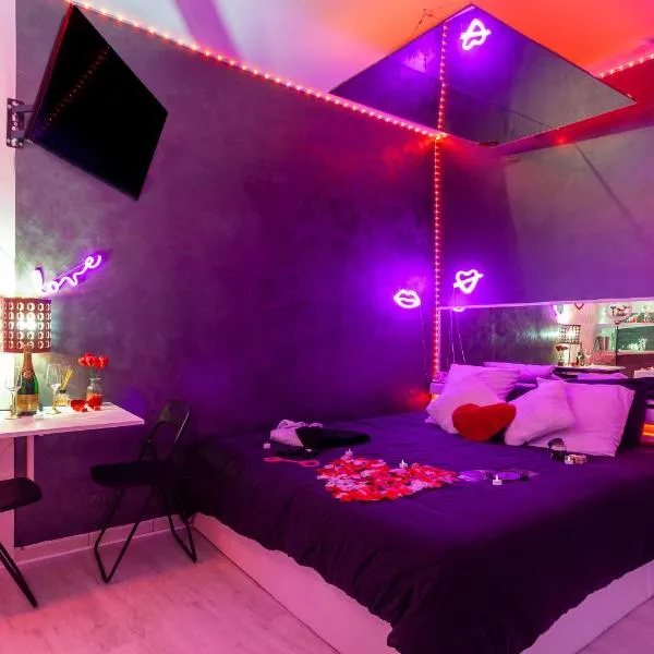Love Room avec Balnéo, hotell sihtkohas Toulon