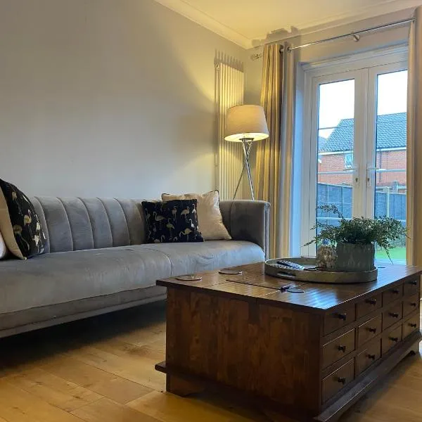 Modern house easy access Norwich city and broads, khách sạn ở Spixworth