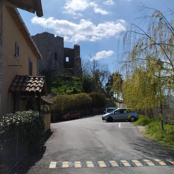 Bilocale in un borgo suggestivo del Monte Amiata., hotell sihtkohas Montelaterone
