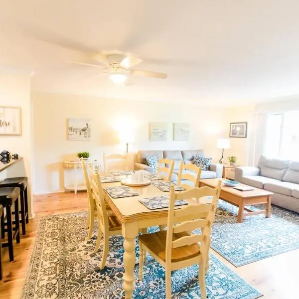 Lagoon Villa 25 - Heart of Wild Dunes, Quick Walk to Beach, hotel in Isle of Palms