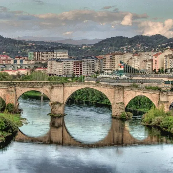 Piso Ourense Bonito y Termal, hotelli kohteessa Bentraces