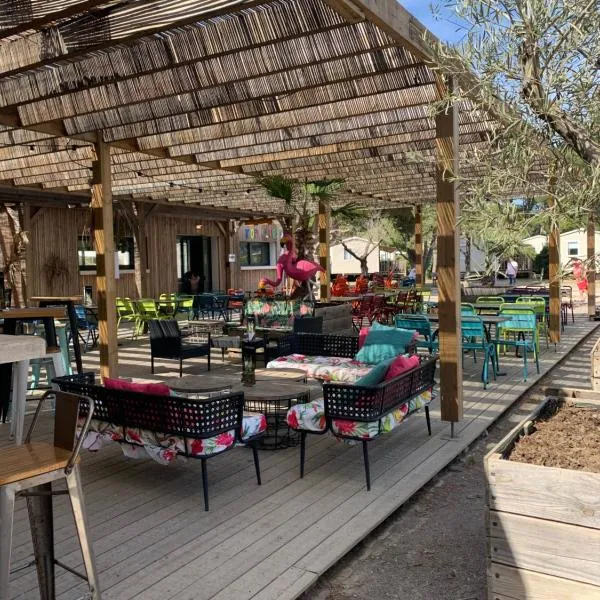 Mobil home Camping 4* La Falaise Narbonne Plage, hotel v destinaci Narbonne-Plage
