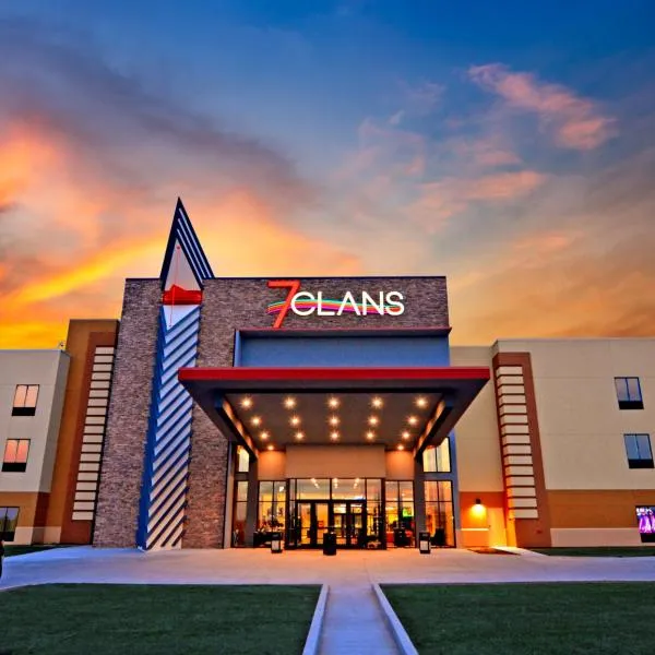 7Clans Hotel & Resort, hotel in Newkirk