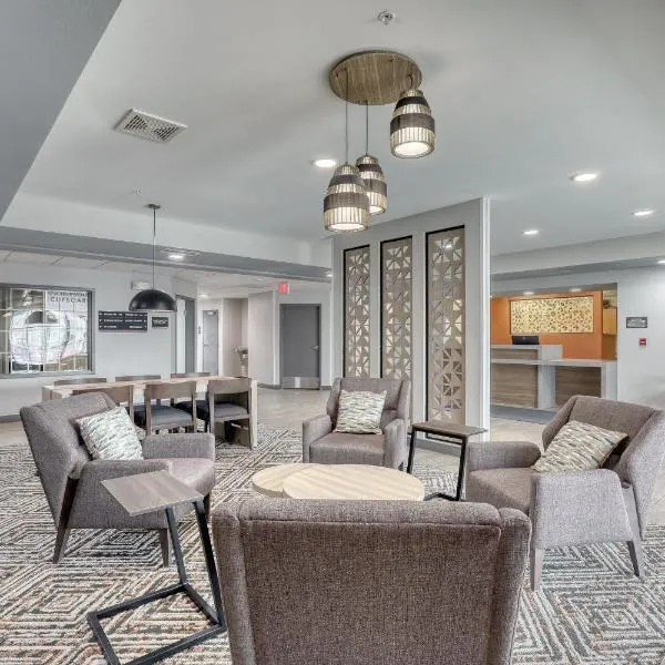 Candlewood Suites Milwaukee Airport - Oak Creek by IHG, hotel in Greendale