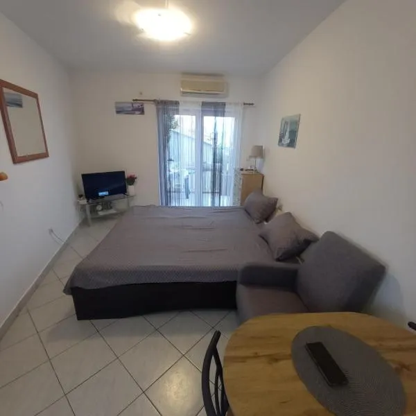 Studio ap ,NINI', hotel v Supetare