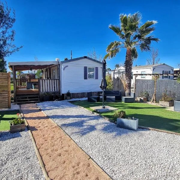 Mobil home 6 personnes camping 4* Les Pins Maritimes, hotel v destinaci Hyères