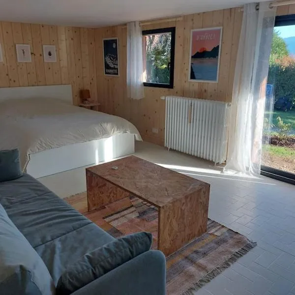 Studio Chez Suzanne, hotel v destinácii Saint-Jorioz