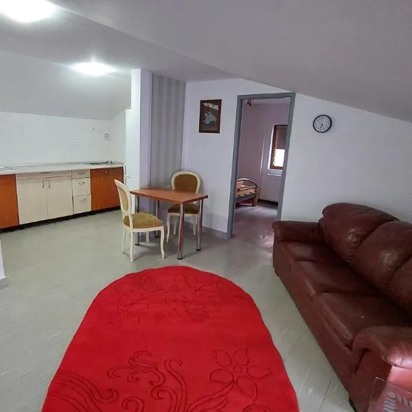 Apartament MeliMe, hôtel à Roman