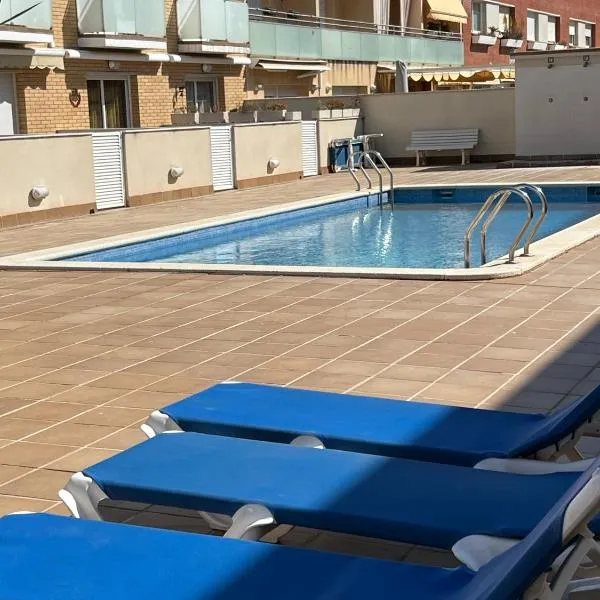 Cozy Beach House with Pool & BBQ, hotel di Cubelles