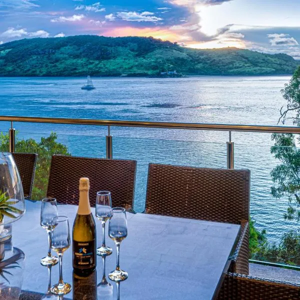 Edge 2 - Oceanfront Luxurious and Spacious 4 Bedroom Split Level Apartment with buggy and valet service, hotel in Hamilton Island
