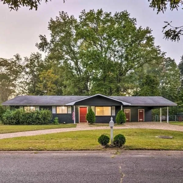 Cheerful 3 BR 2BA Home in Great Neighborhood!, hotel in Jacksonville