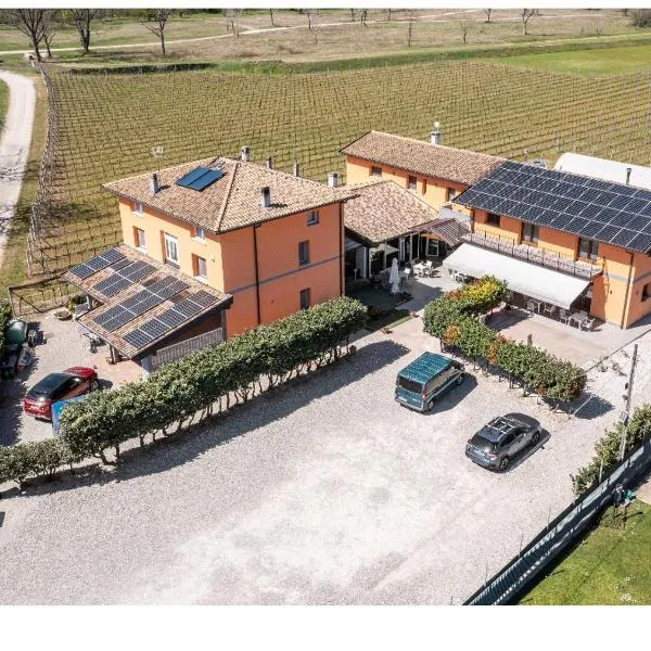 AGRITURISMO DA LAURA, hotel v destinaci Povoletto