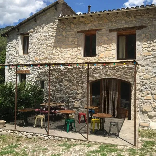 Gîte d'étape Bastide Petra Castellana Verdon，Soleilhas的飯店