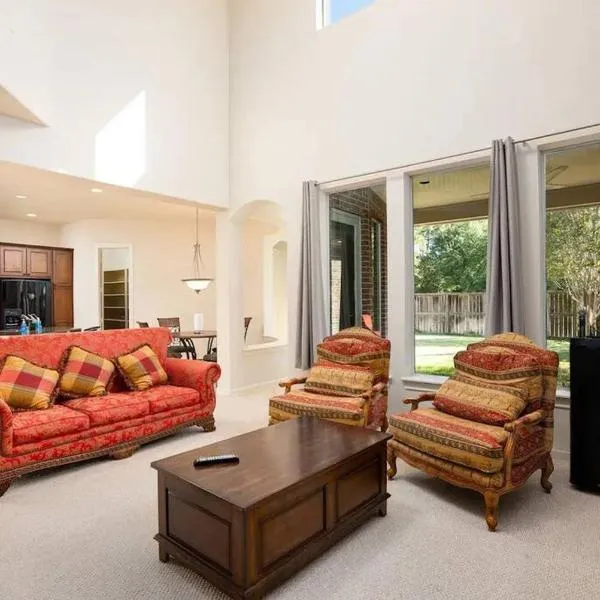 Bedroom with 3.5-Bathroom near Golf Course!, hotel v destinaci Cypress