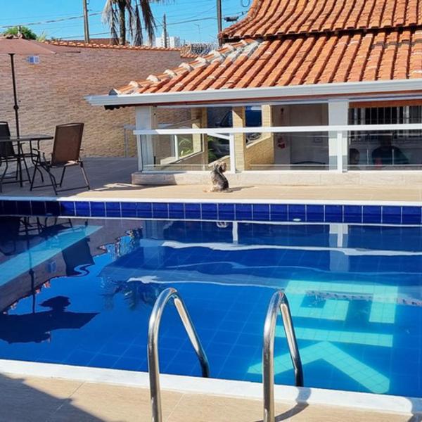 Casa com piscina e Wi Fi em Mongagua SP