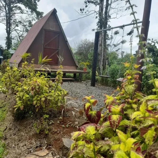 Chava Camping Rio Celeste, hôtel à Rio Celeste