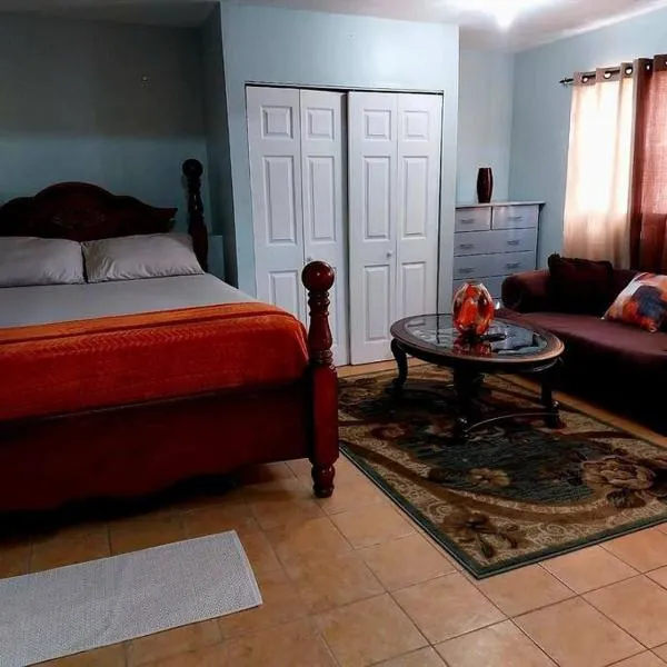Comfort Cottage at the Grove, hotel v destinaci Mandeville