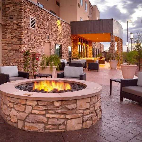 Courtyard by Marriott Phoenix Mesa Gateway Airport, готель у місті Меса