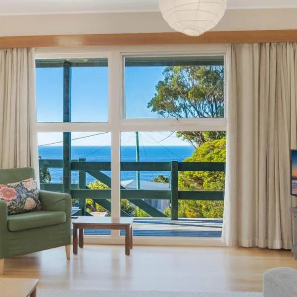 Sea Home With a View at Pambula Beach-Pet Friendly, отель в городе Pambula Beach