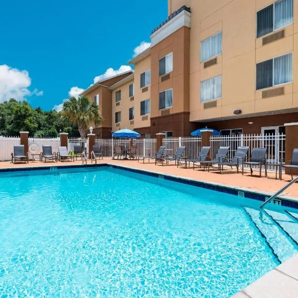 Fairfield Inn & Suites Marianna, hotel en Grand Ridge