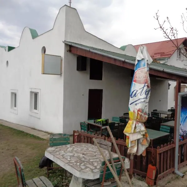 Gasthaus Enduro Bica, viešbutis mieste Karansebešas