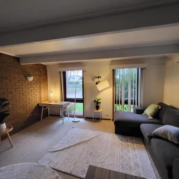 Warm Cosy Paynesville Get-Away, hotel v destinaci Paynesville