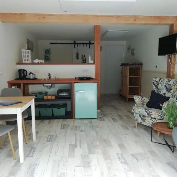 Strandhuisje DAAN dicht bij zee en strand, hotel in Callantsoog