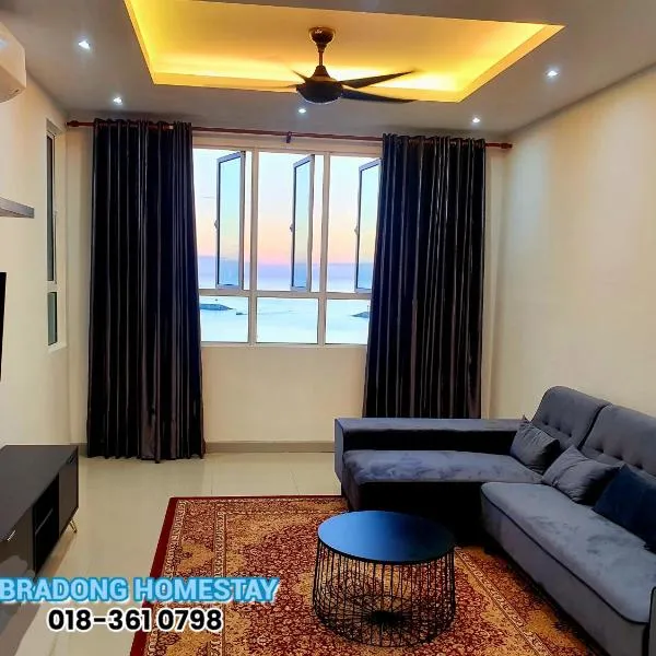 BRADONG HOMESTAY - MUSLlM ONLY, 3 Queen Bedrooms, Seaview, Infinity Pool, Gym, near Drawbridge & KTCC Mall, hotel in Kuala Terengganu