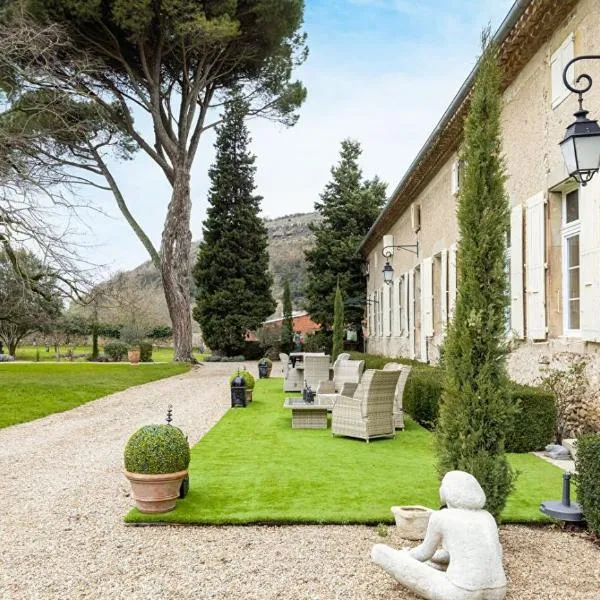 La Chapelle aux Acacias, hotel v destinaci Caucalières