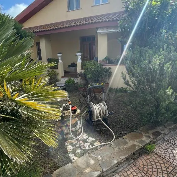 La Mansarda, hotel v destinaci Biancareddu