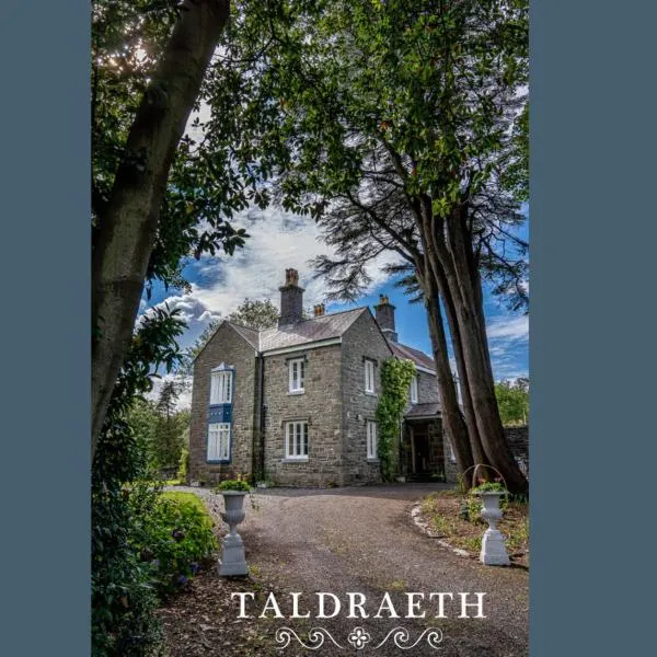 Taldraeth - Old Vicarage Guest House, hotel in Penrhyndeudreath