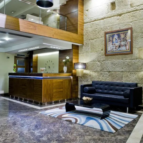 Hotel Arsus, מלון בויגו