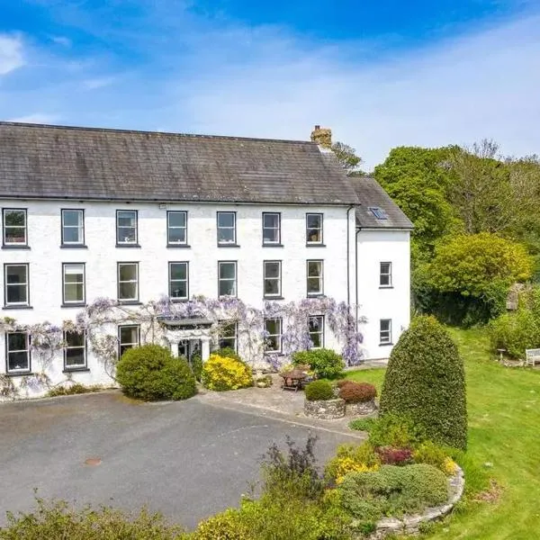 Cuffern Manor, hotel in Letterston